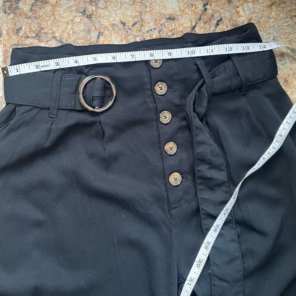Abercrombie and Fitch high-rise crop pant - Picture 2 of 6